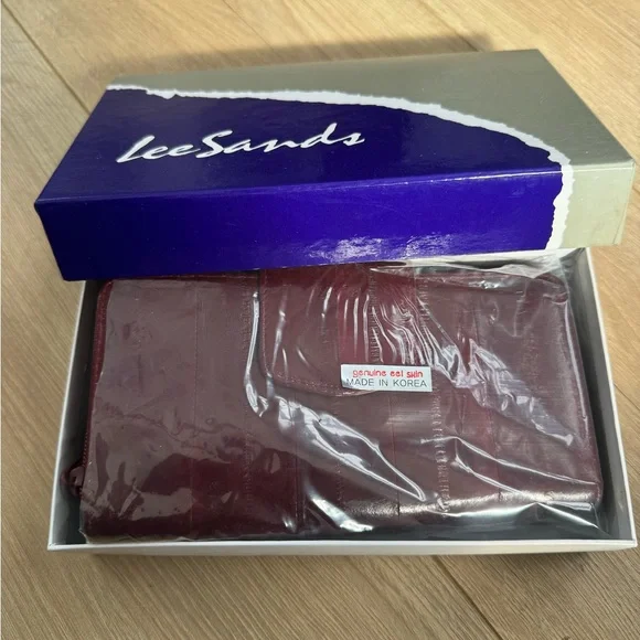 Vtg Lee Sands Burgundy Eel Skin Wallet Clutch Zipper Snap Multi Compartme - Picture 2 of 7